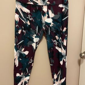 Fabletics Patterned Leggings Ankle Length